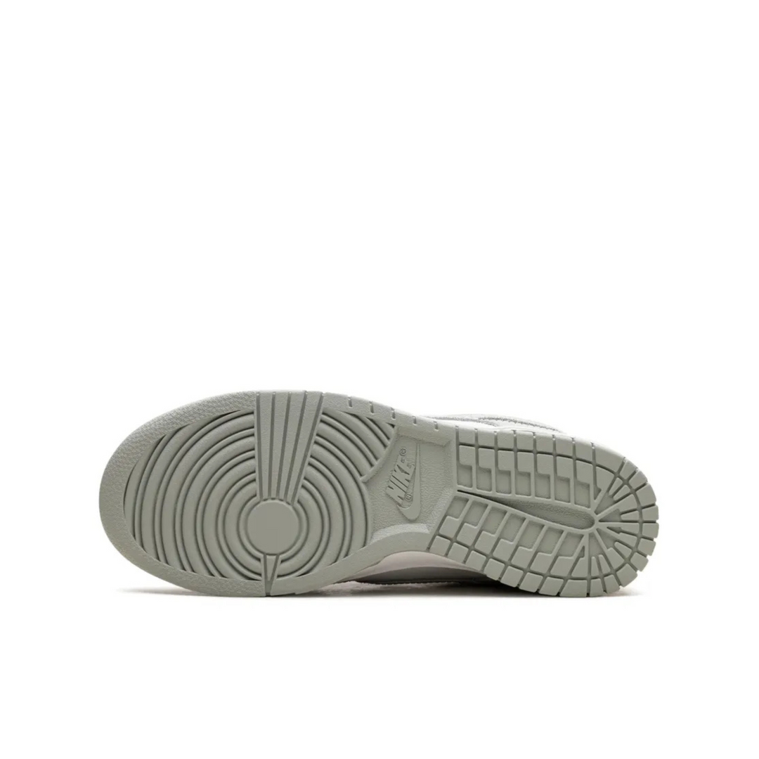 Nike Dunk Low "Grey Corduroy" Szare Buty Sportowe Sneakersy Damskie FN7658-100