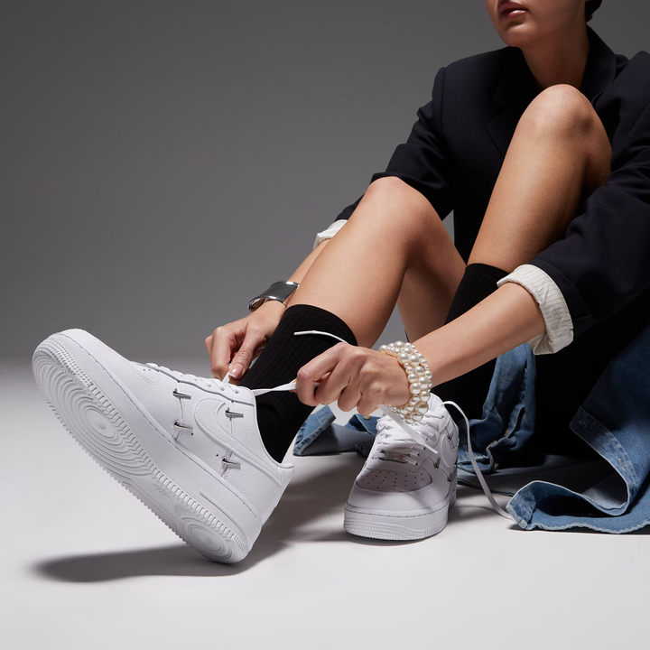 Nike Air Force 1 Low '07 LV8 "White Silver Mini Swoosh" Białe Damskie Buty Sportowe Sneakersy CT1990-100