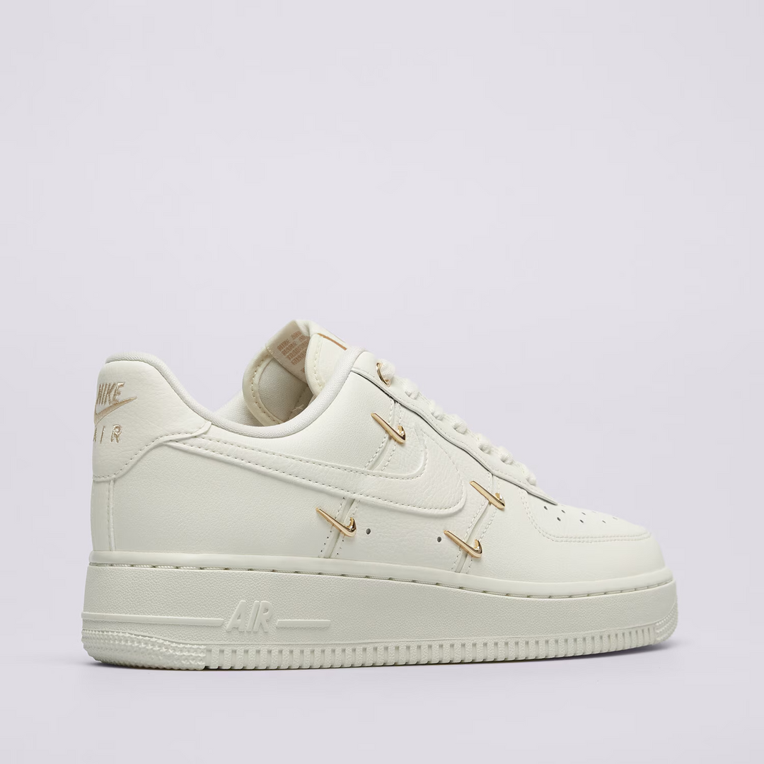 Nike Air Force 1 '07 Low W "Sail Metallic Gold" Kremowe Beżowe Buty Damskie Sneakersy Sportowe FV3654-111