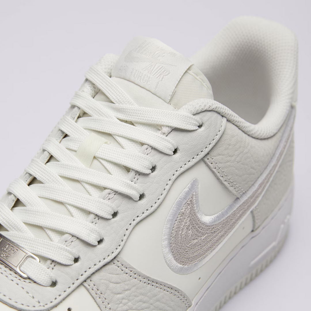 Nike Air Force 1 Low '07 LV8 "White Grey" Białe Szare Męskie Buty Sportowe Sneakersy IB6842-100